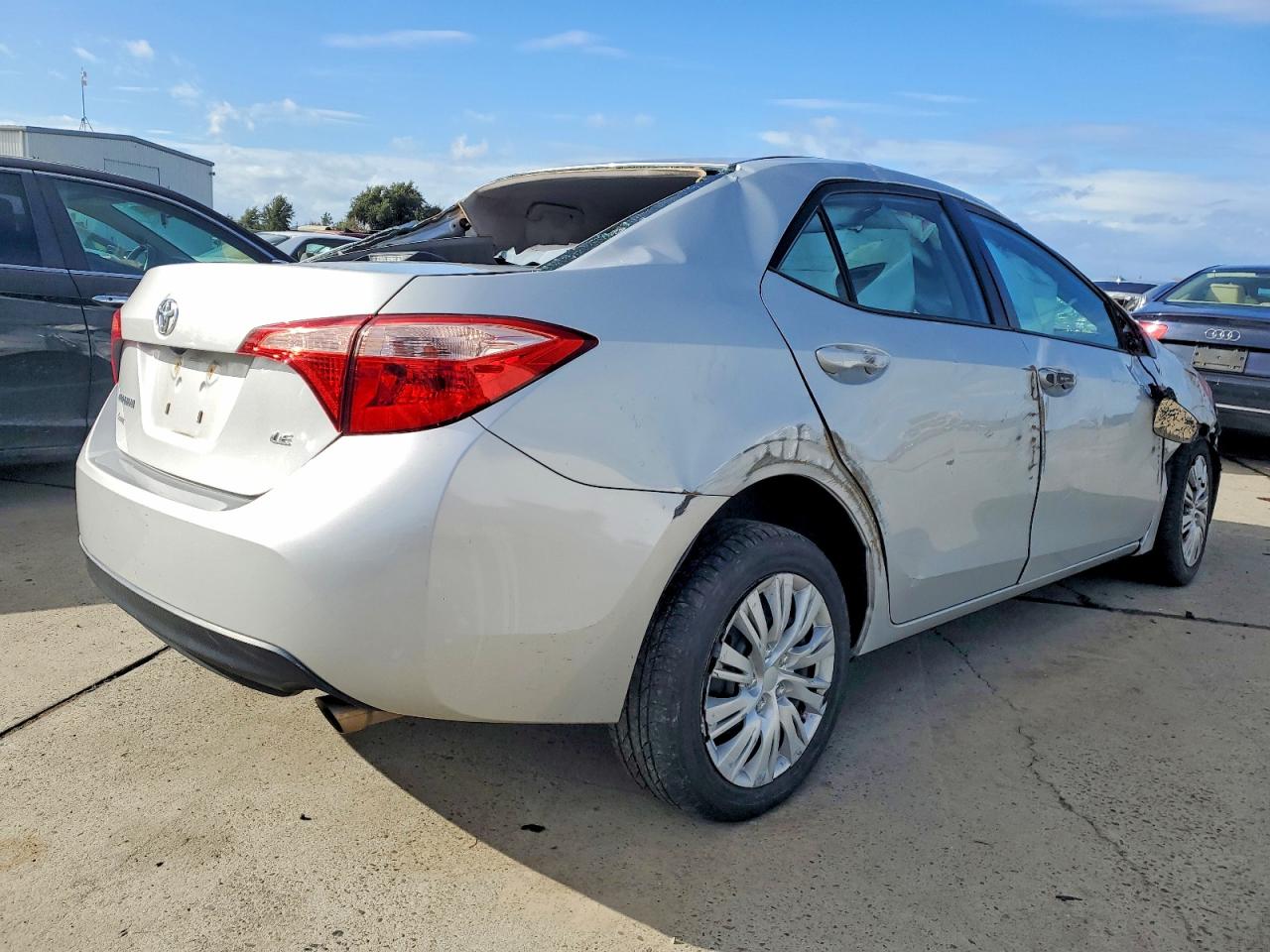 2018 TOYOTA COROLLA L photo 5