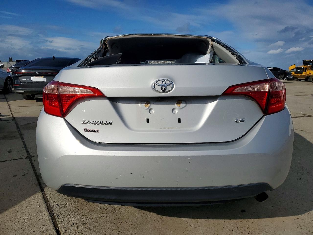 2018 TOYOTA COROLLA L photo 11