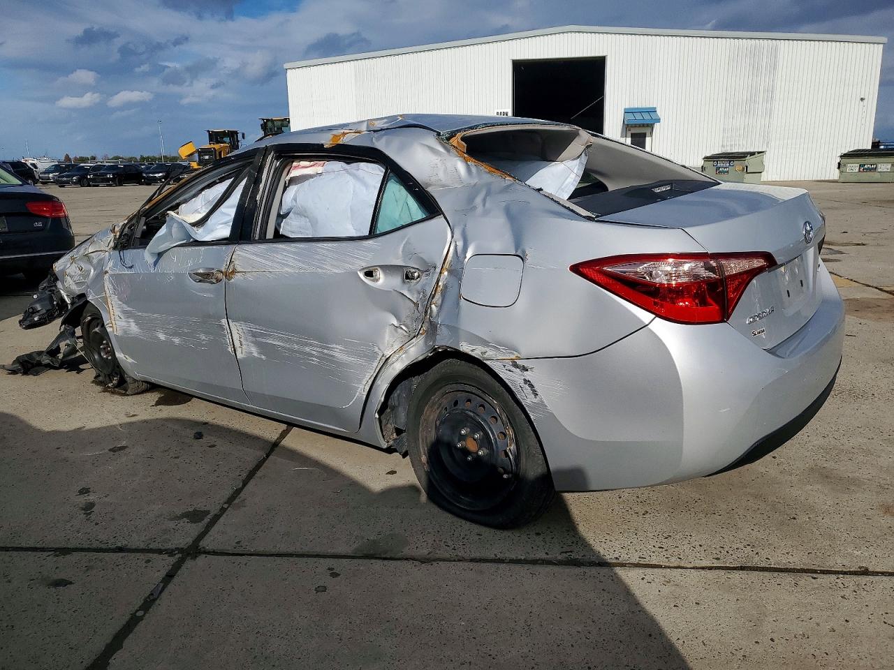 2018 TOYOTA COROLLA L photo 3