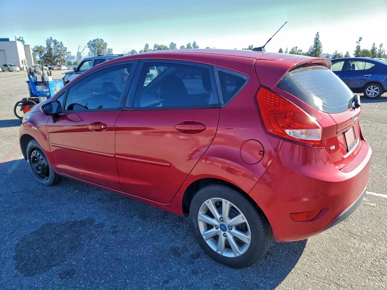 2011 FORD FIESTA SE photo 2