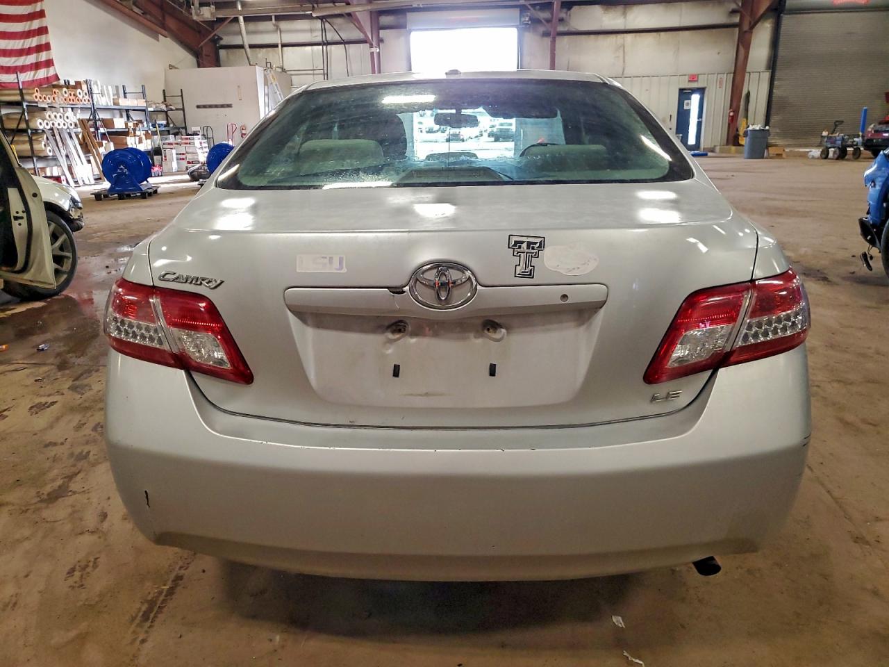 2011 TOYOTA CAMRY BASE photo 6