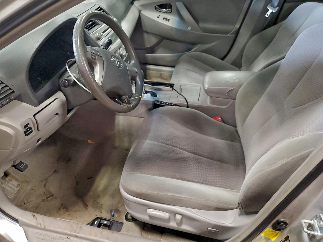 2011 TOYOTA CAMRY BASE photo 7
