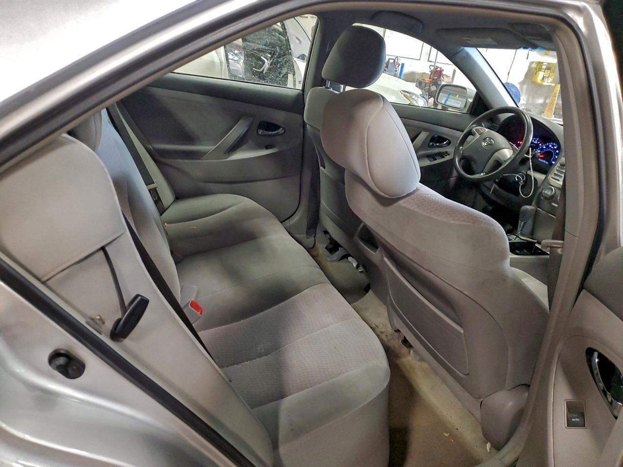 2011 TOYOTA CAMRY BASE photo 10