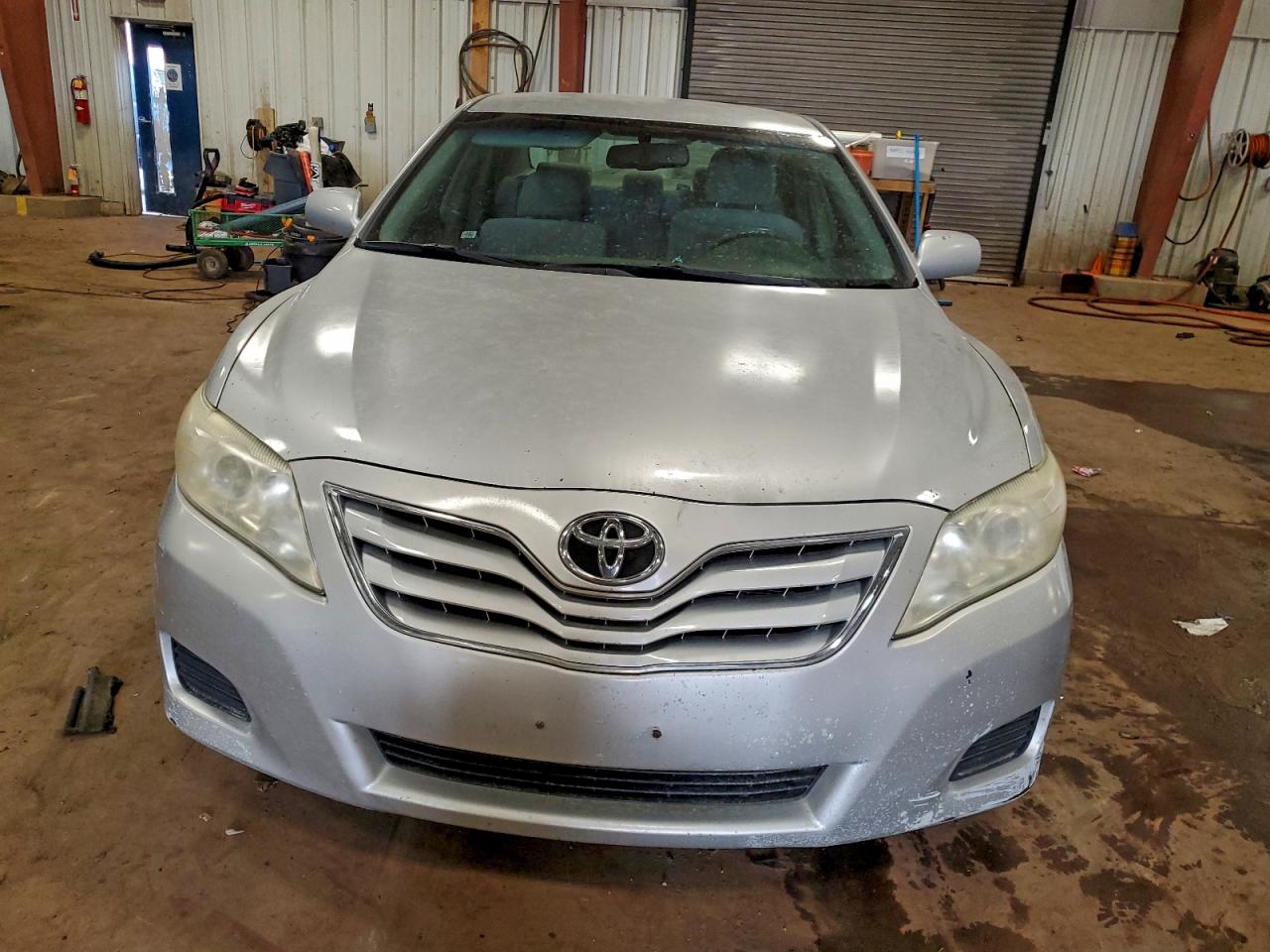 2011 TOYOTA CAMRY BASE photo 5
