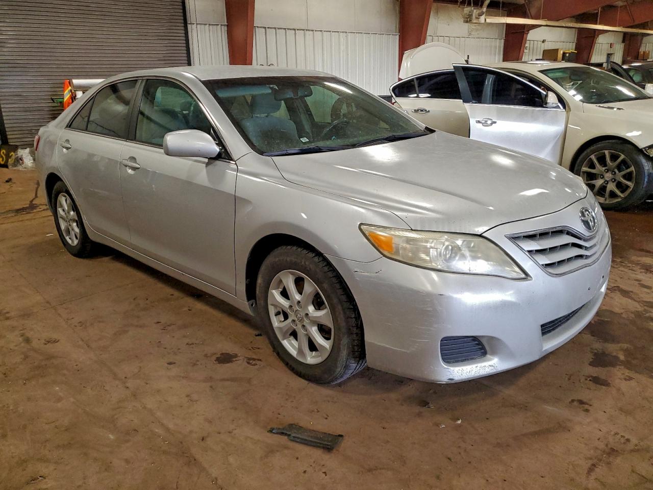 2011 TOYOTA CAMRY BASE photo 4