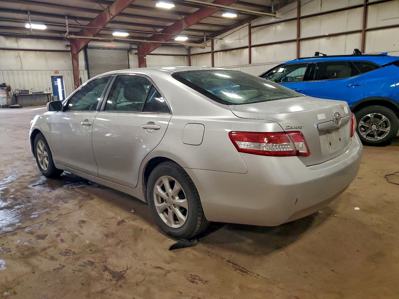 2011 TOYOTA CAMRY BASE photo 2