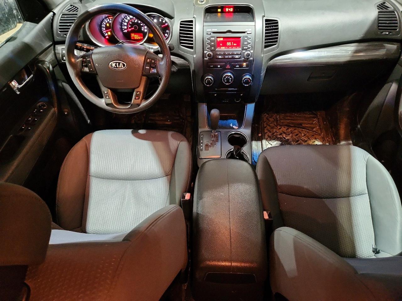 2012 KIA SORENTO BASE photo 8