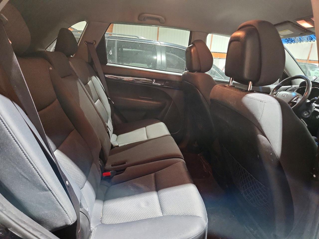 2012 KIA SORENTO BASE photo 11