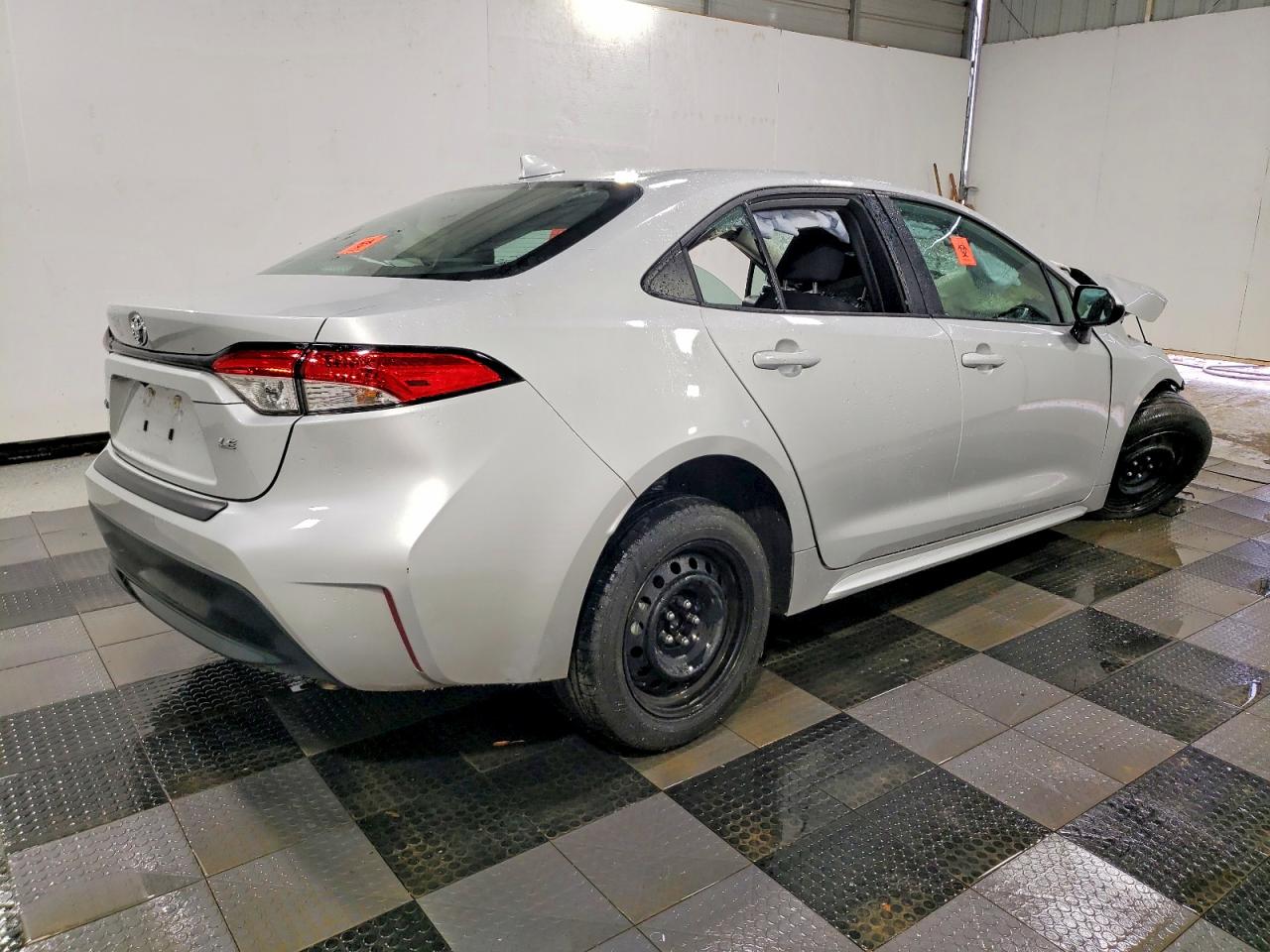 2024 TOYOTA COROLLA LE photo 3