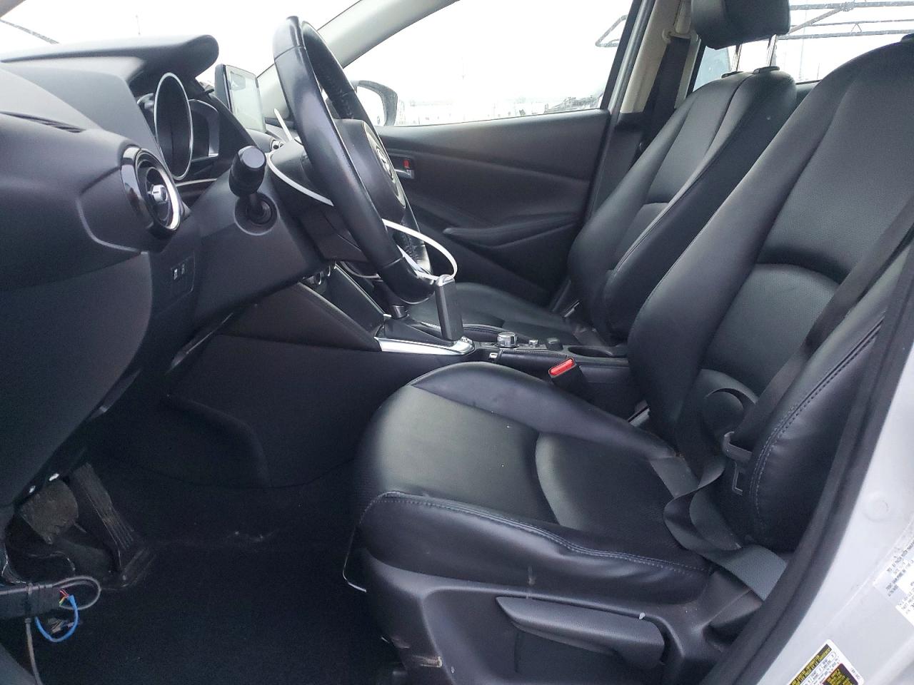 2019 TOYOTA YARIS L photo 7