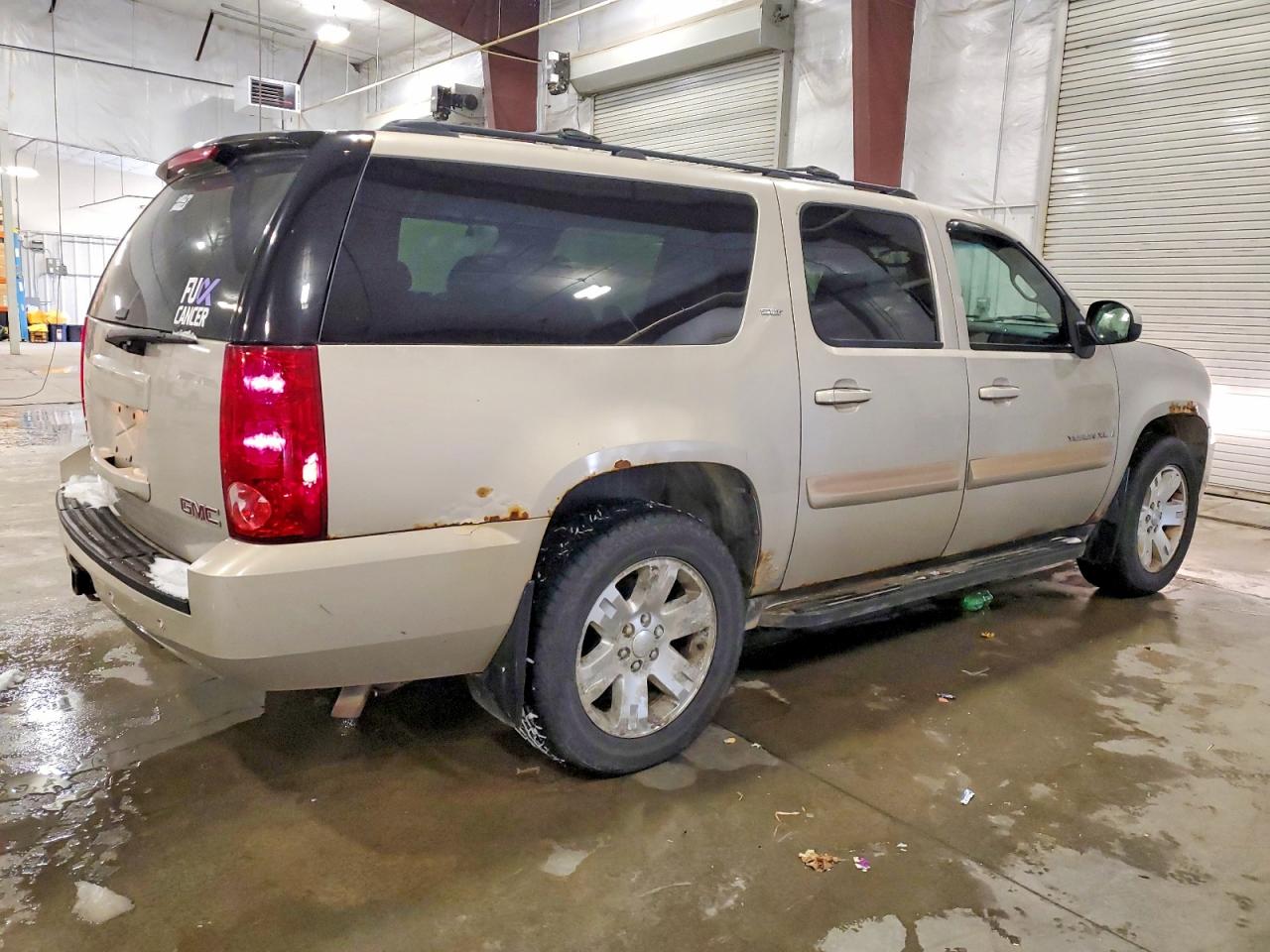 2007 GMC YUKON XL K1500 photo 3