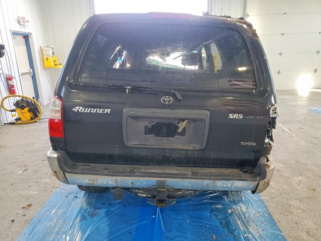 2001 TOYOTA 4RUNNER SR5 photo 6