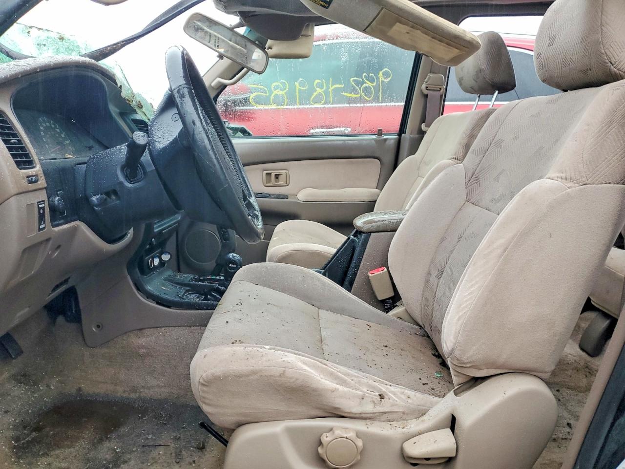 2001 TOYOTA 4RUNNER SR5 photo 7