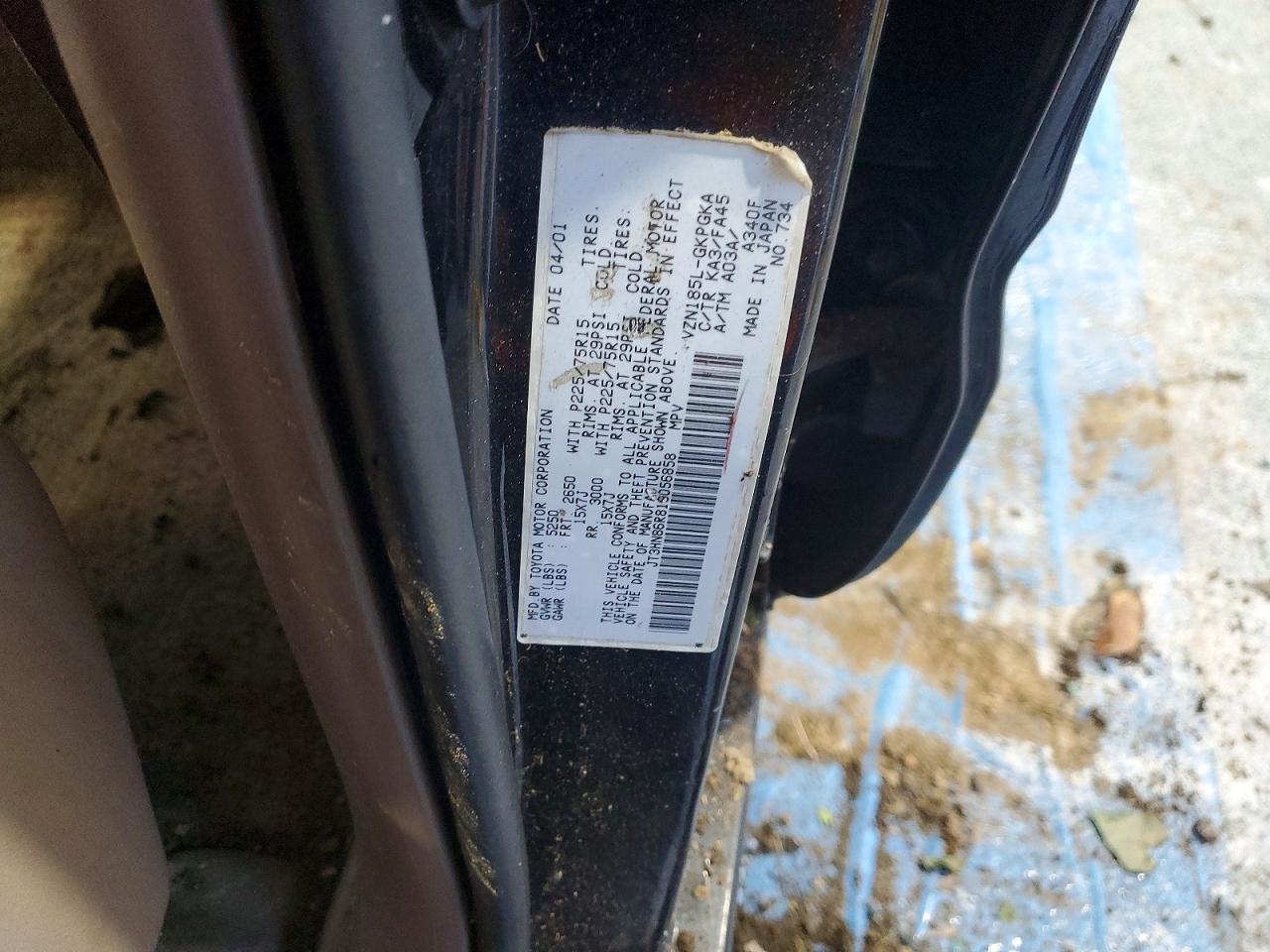2001 TOYOTA 4RUNNER SR5 photo 13
