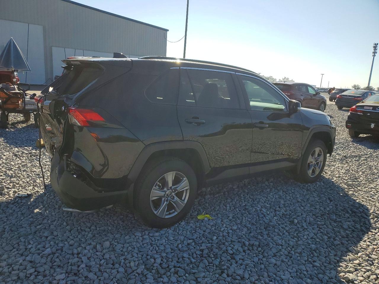 2025 TOYOTA RAV4 XLE photo 3