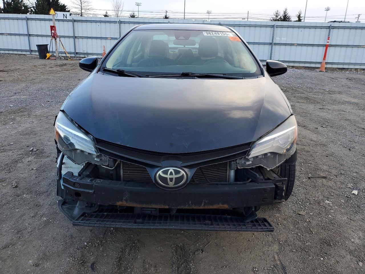 2017 TOYOTA COROLLA photo 9