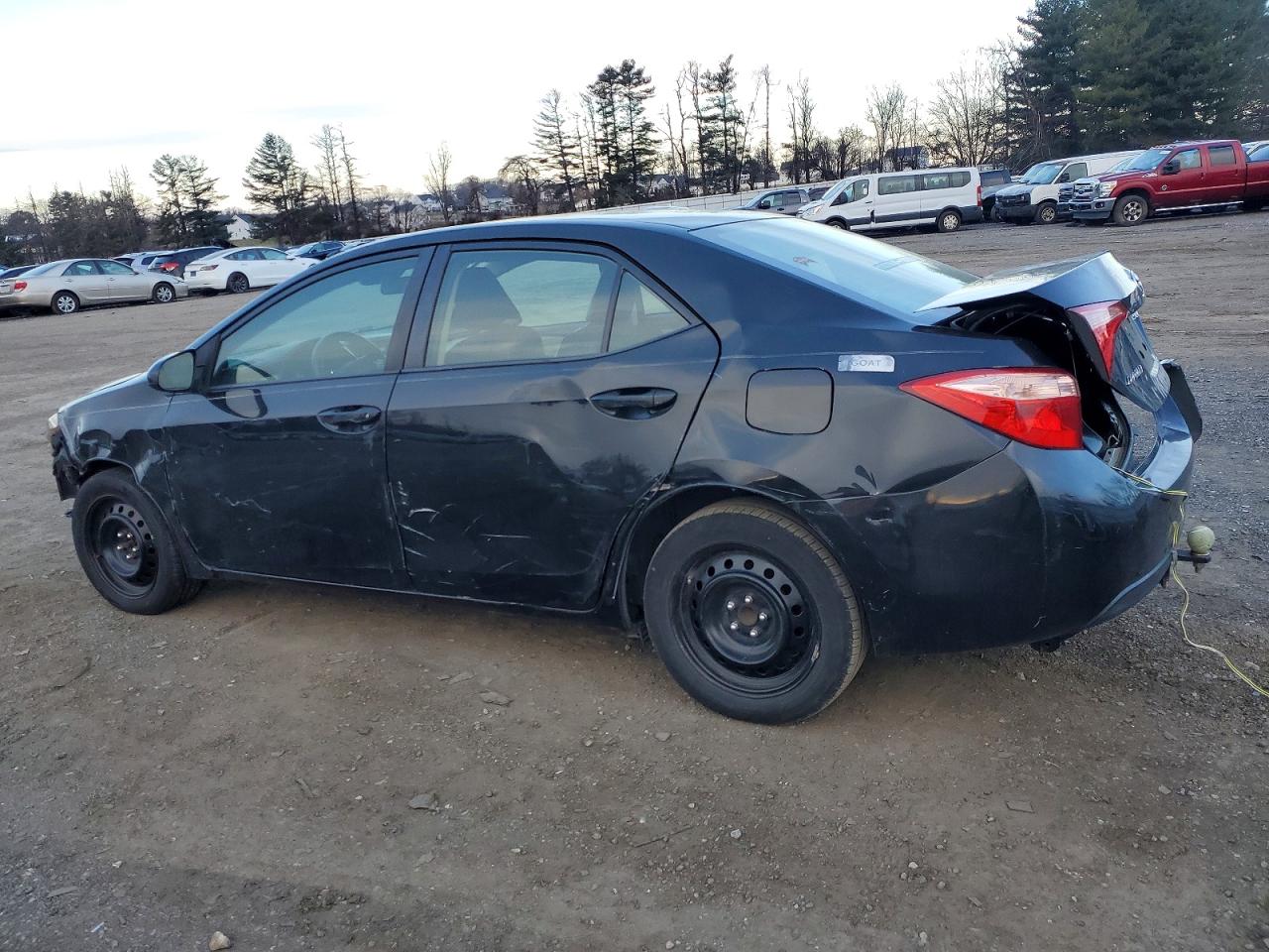 2017 TOYOTA COROLLA photo 3