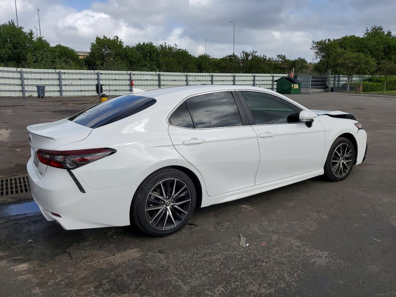 2024 TOYOTA CAMRY photo 3