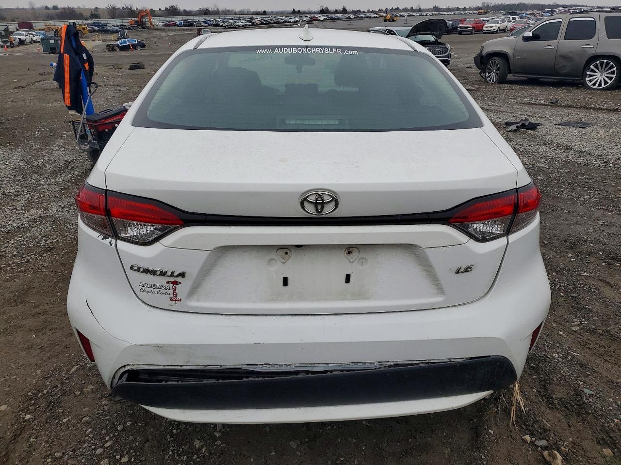 2021 TOYOTA COROLLA LE photo 6