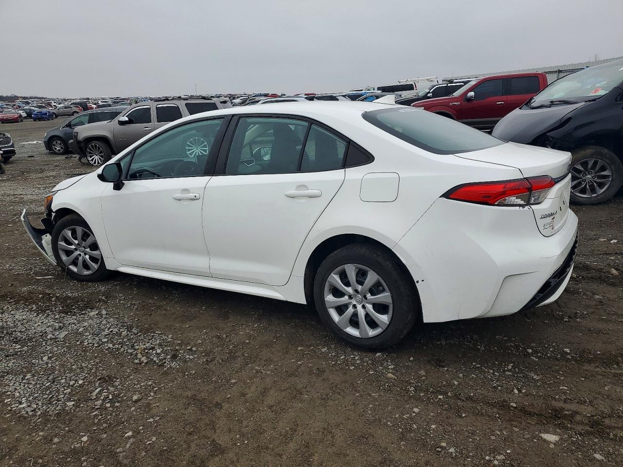 2021 TOYOTA COROLLA LE photo 2
