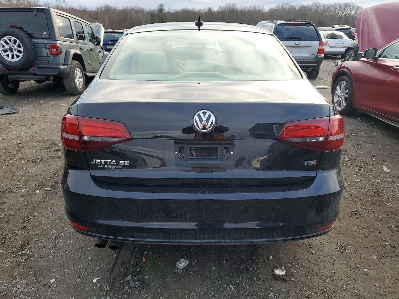 2017 VOLKSWAGEN JETTA SE photo 6