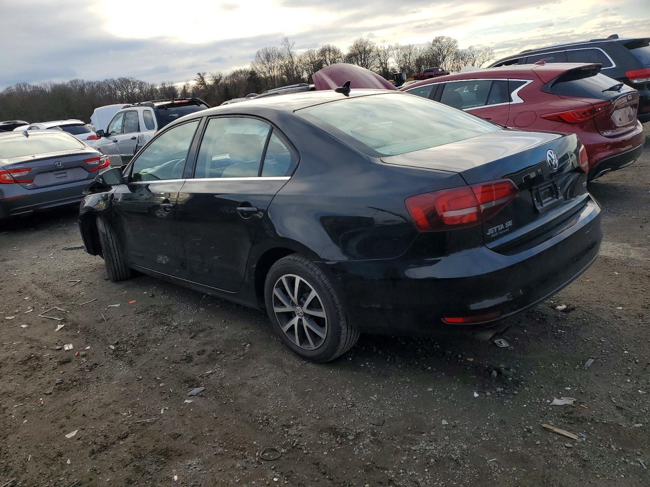 2017 VOLKSWAGEN JETTA SE photo 2
