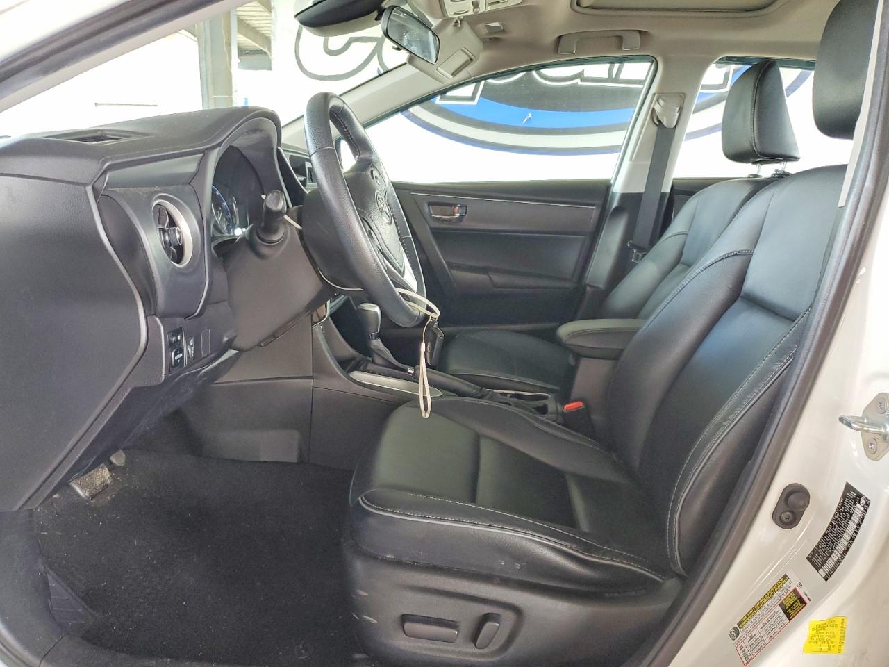 2019 TOYOTA COROLLA L photo 13