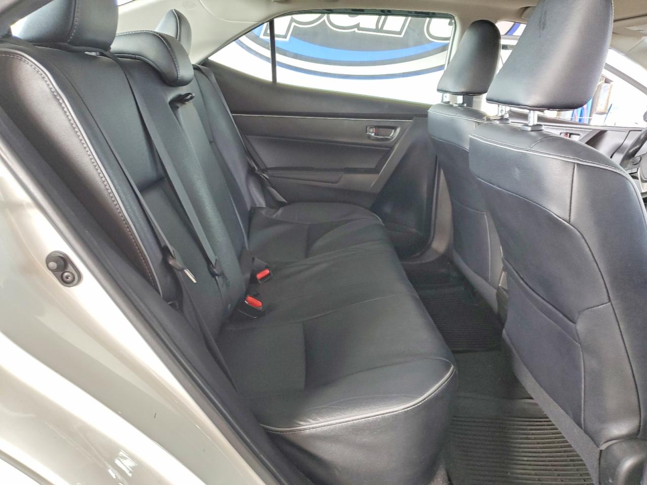 2019 TOYOTA COROLLA L photo 19
