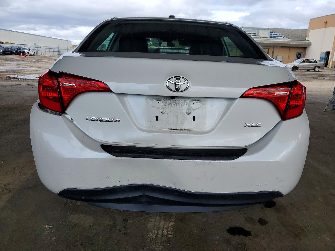 2019 TOYOTA COROLLA L photo 11