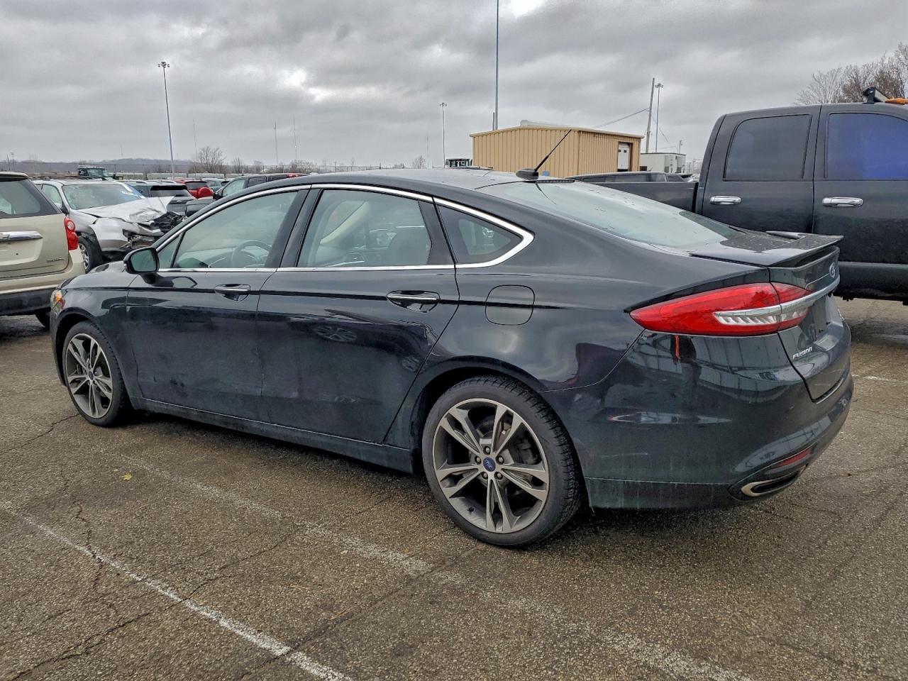 2017 FORD FUSION TITANIUM photo 4