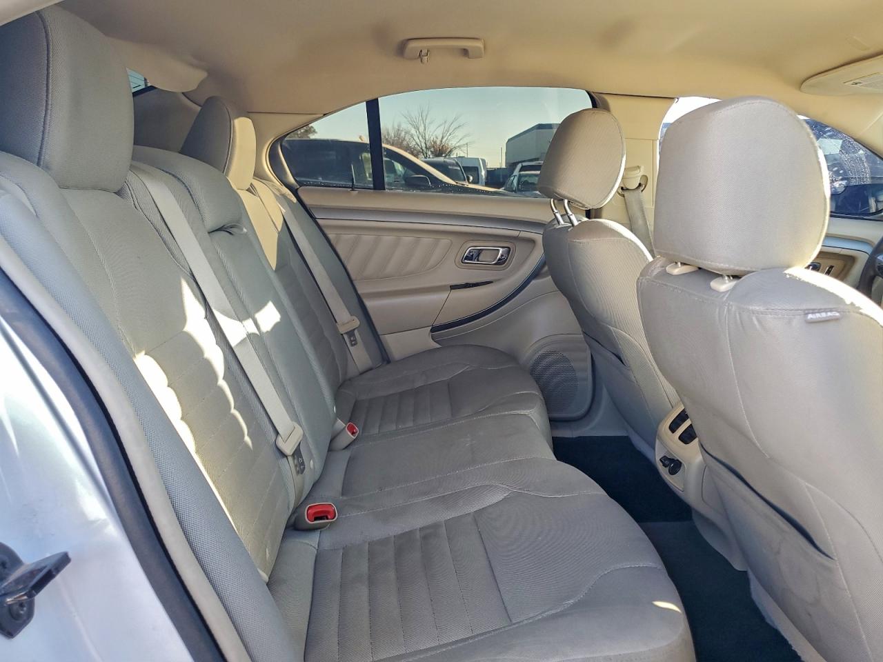 2014 FORD TAURUS SE photo 10