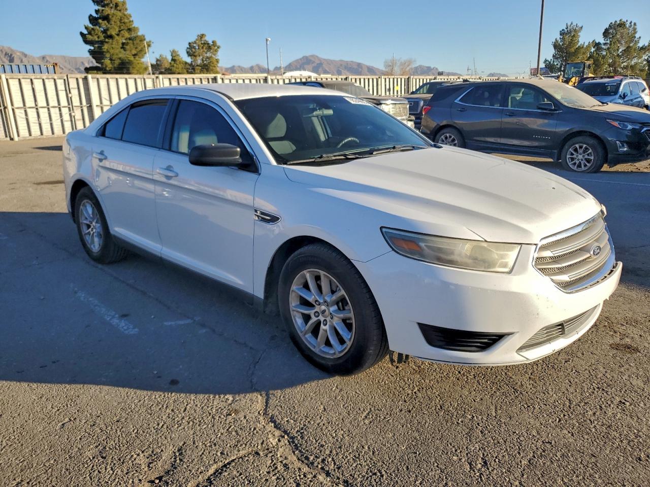 2014 FORD TAURUS SE photo 4