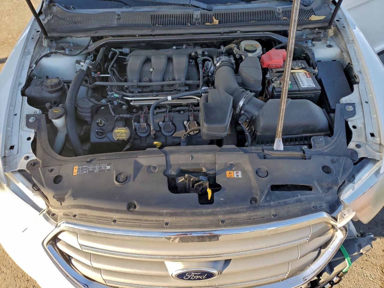 2014 FORD TAURUS SE photo 11