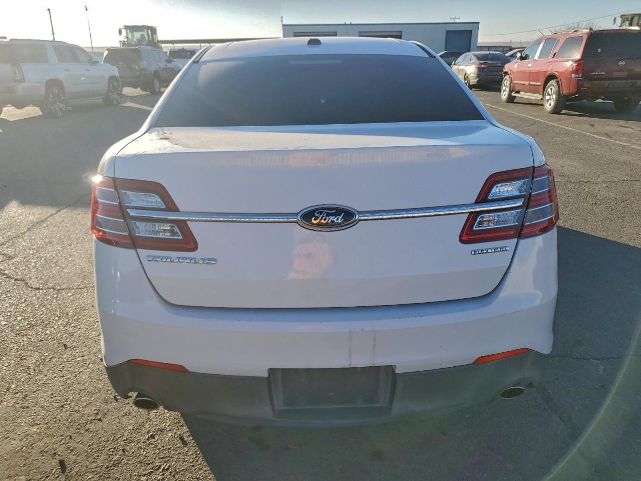 2014 FORD TAURUS SE photo 6