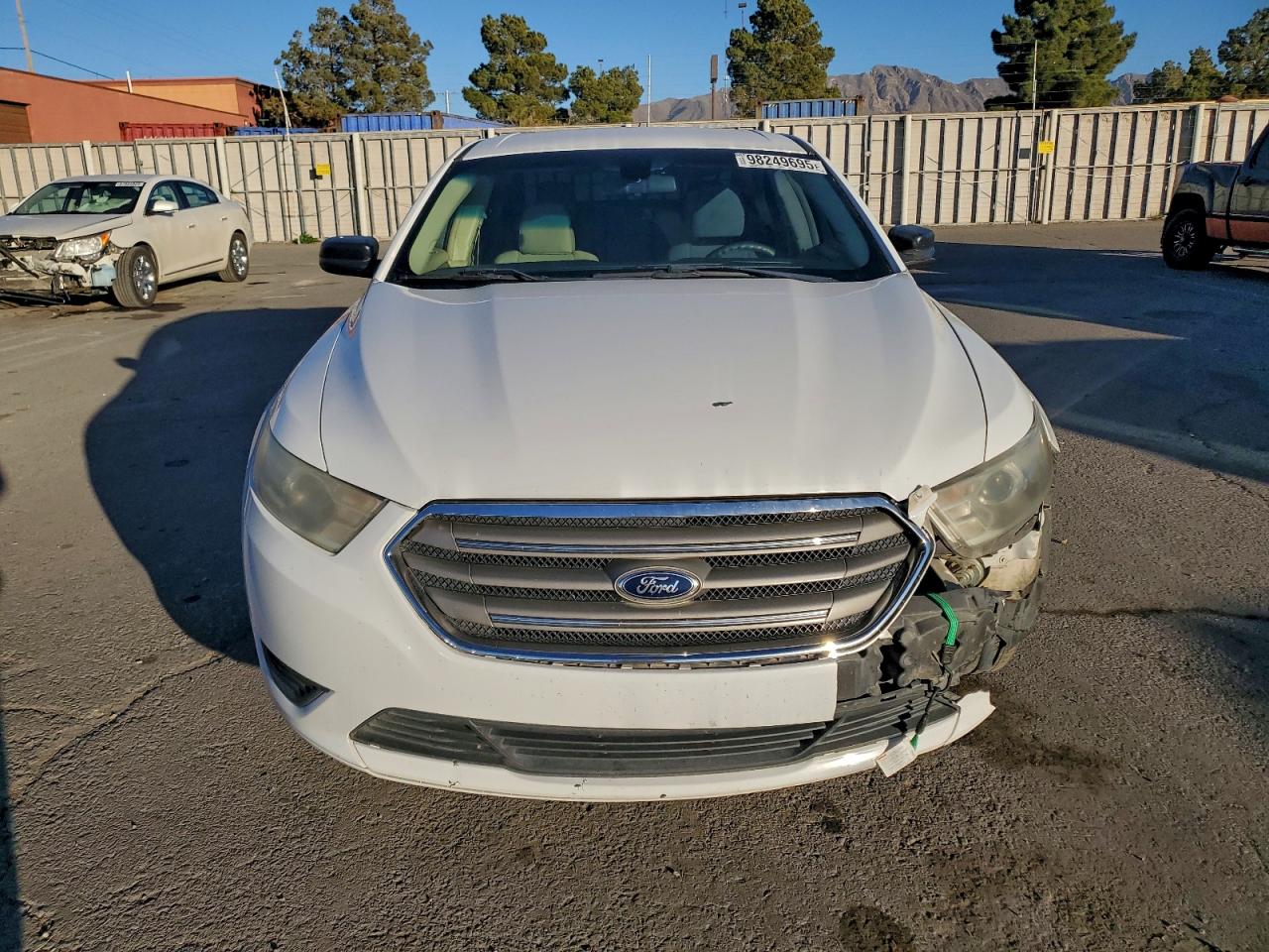 2014 FORD TAURUS SE photo 5