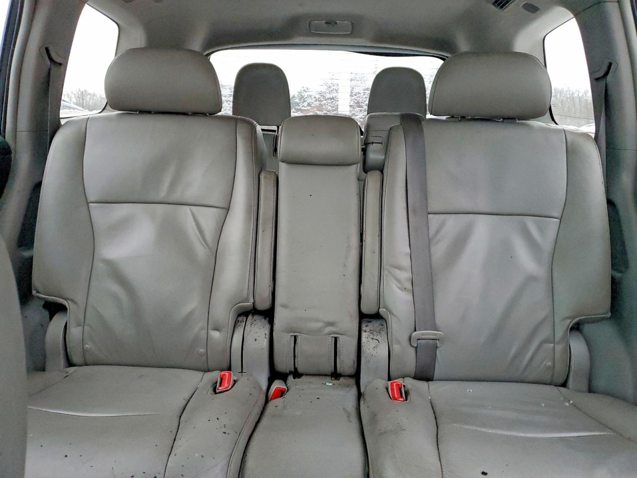 2010 TOYOTA HIGHLANDER SE photo 10