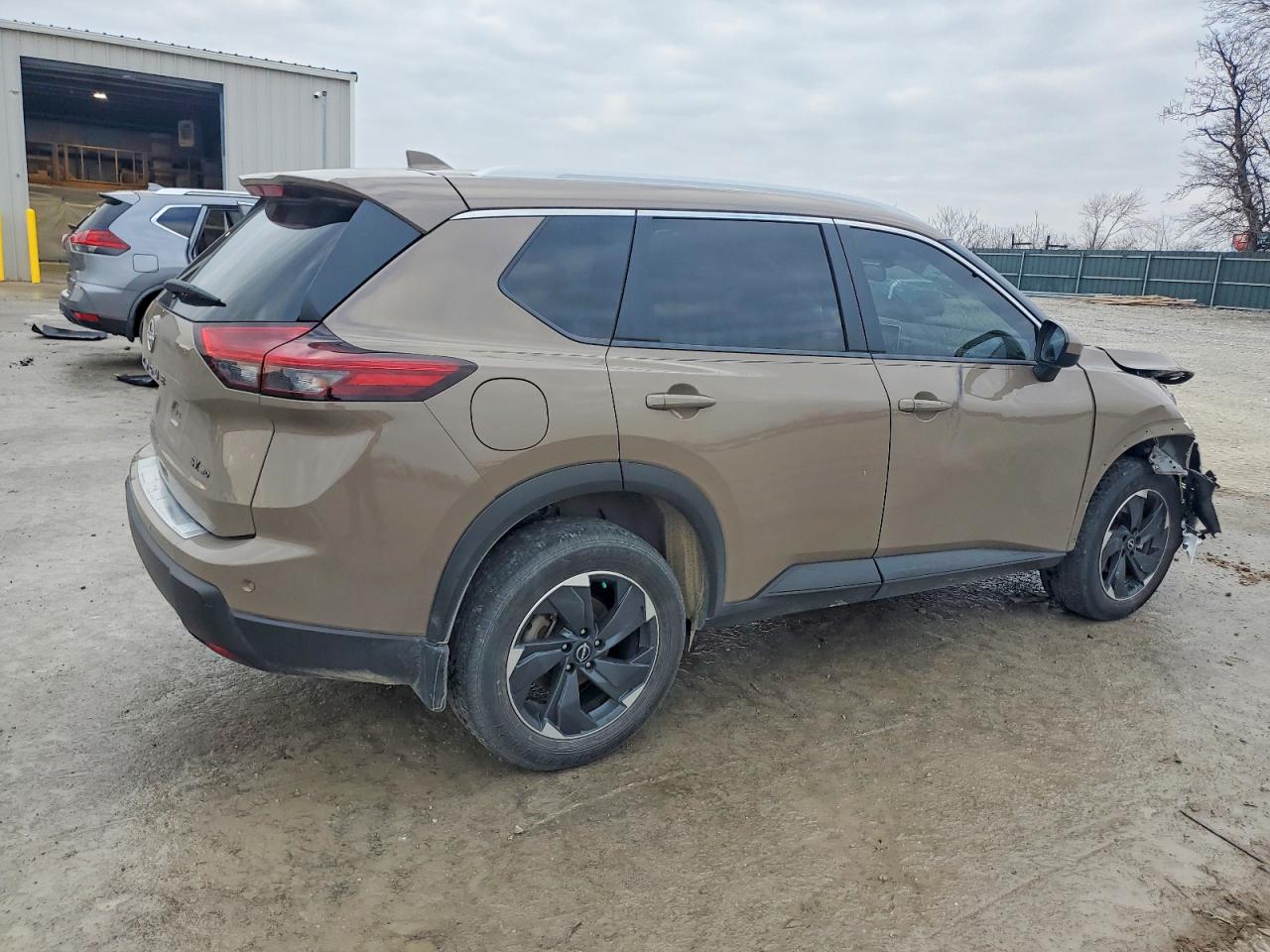 2024 NISSAN ROGUE SV photo 3