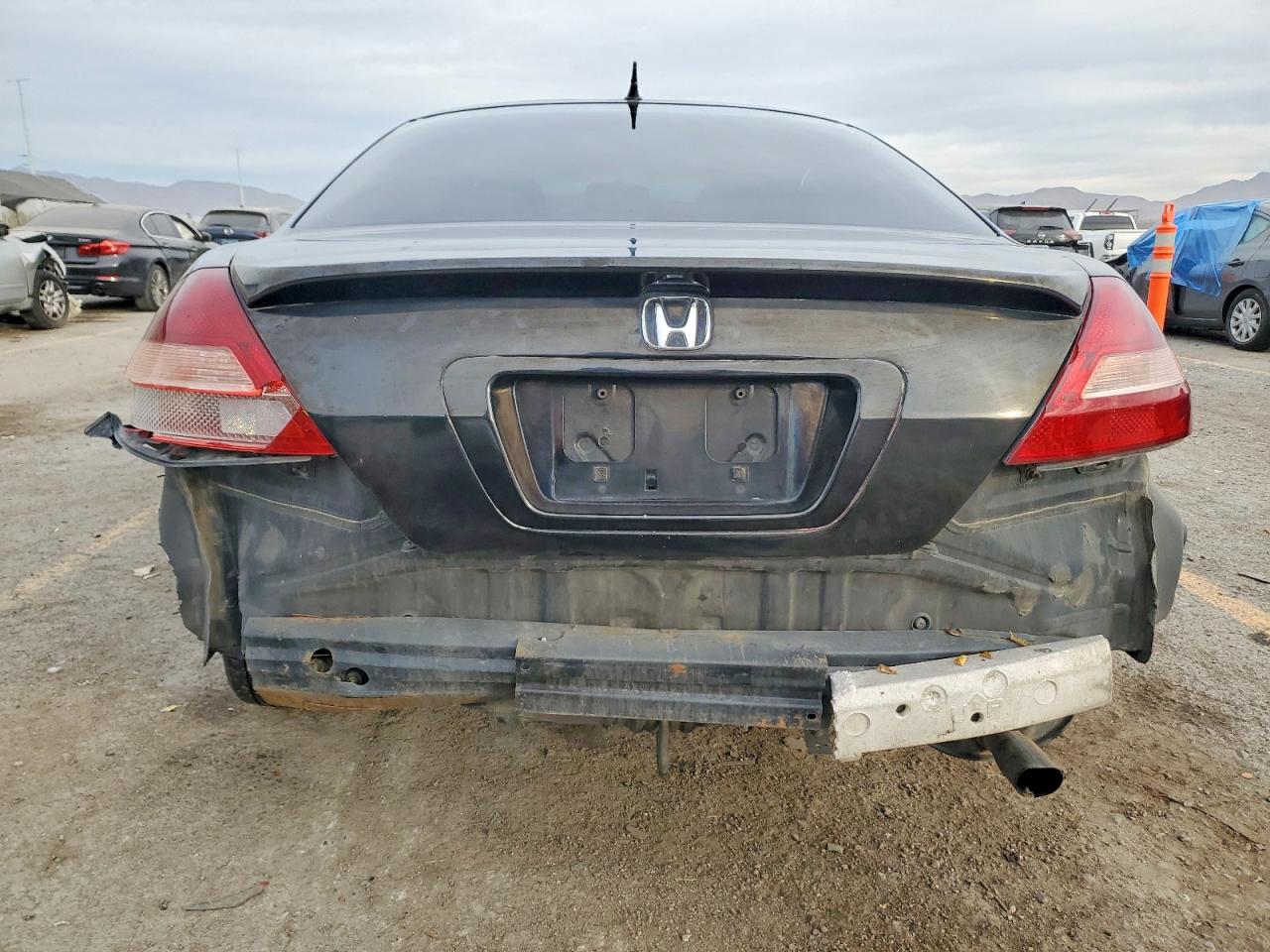 2005 HONDA ACCORD LX photo 6