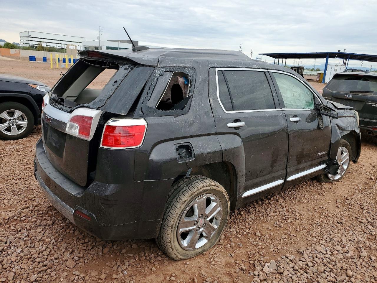 2015 GMC TERRAIN DENALI photo 3