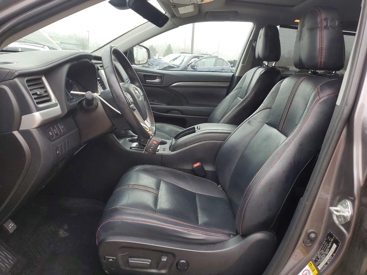 2019 TOYOTA HIGHLANDER SE photo 7