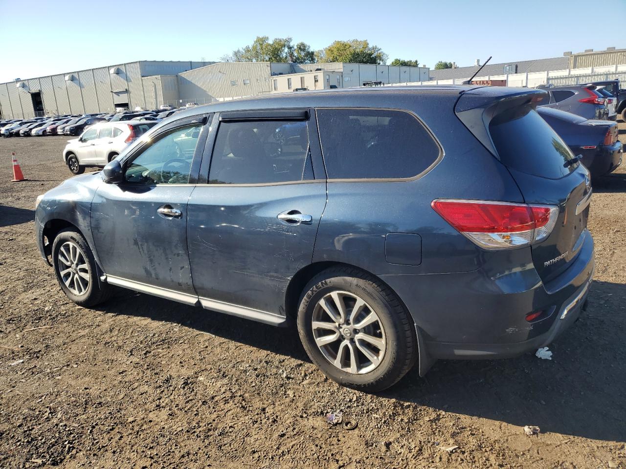2013 NISSAN PATHFINDER S photo 2