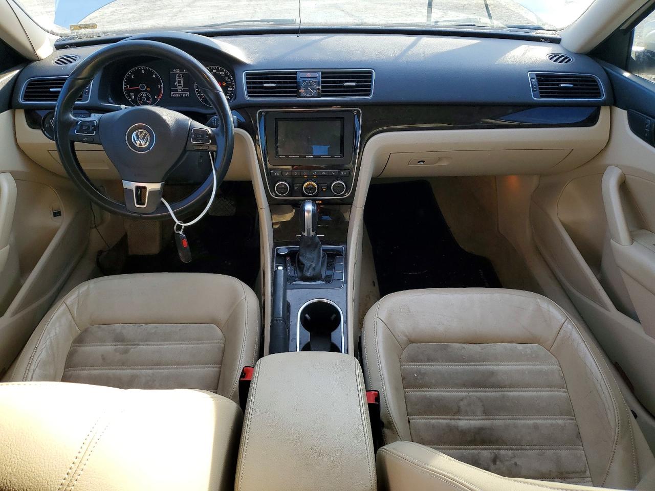 2014 VOLKSWAGEN PASSAT SEL photo 15