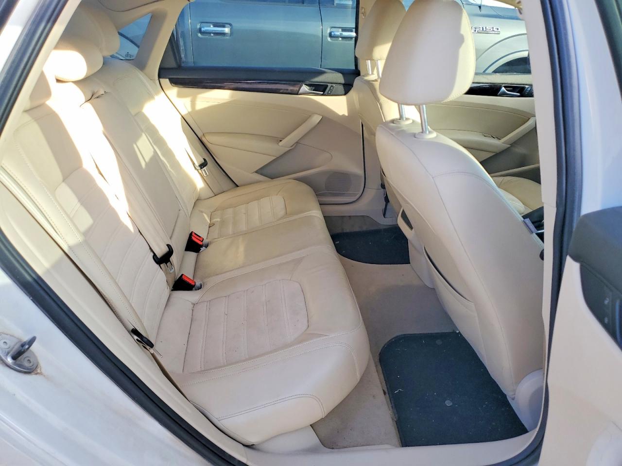 2014 VOLKSWAGEN PASSAT SEL photo 19