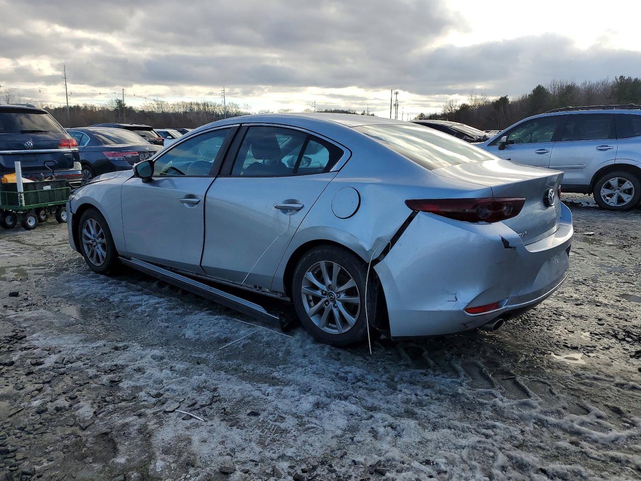 2019 MAZDA 3 photo 2