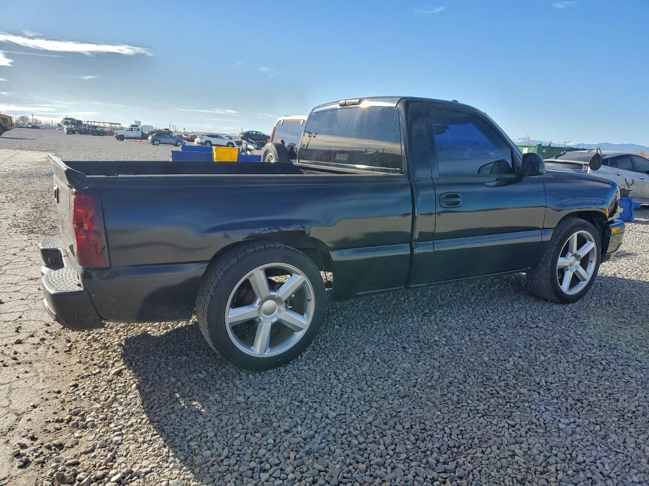 2004 CHEVROLET SILVERADO C1500 photo 3