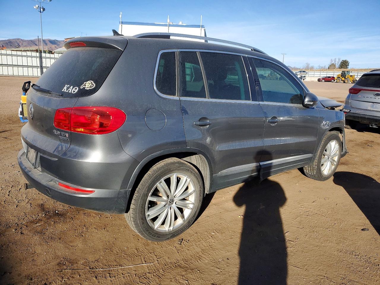 2012 VOLKSWAGEN TIGUAN S photo 3