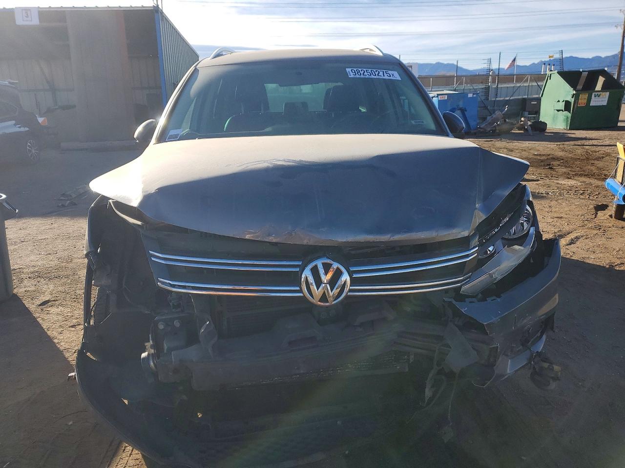 2012 VOLKSWAGEN TIGUAN S photo 5