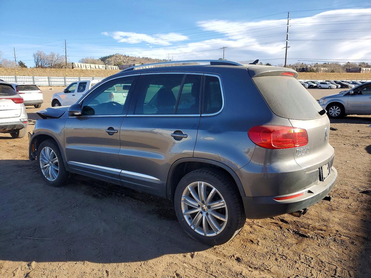 2012 VOLKSWAGEN TIGUAN S photo 2