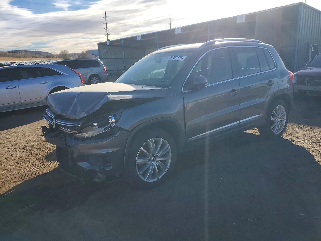 2012 VOLKSWAGEN TIGUAN