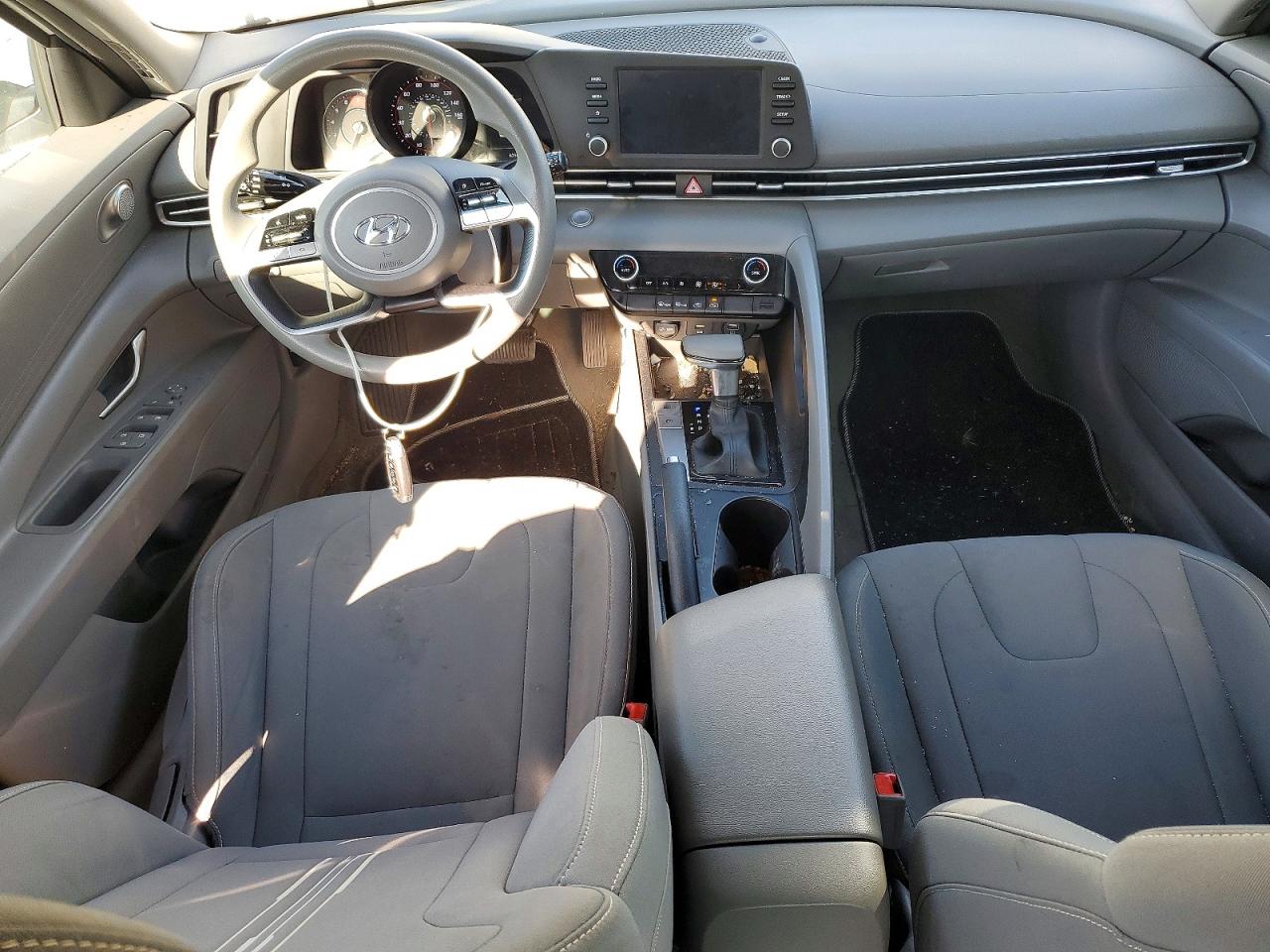 2021 HYUNDAI ELANTRA SEL photo 8